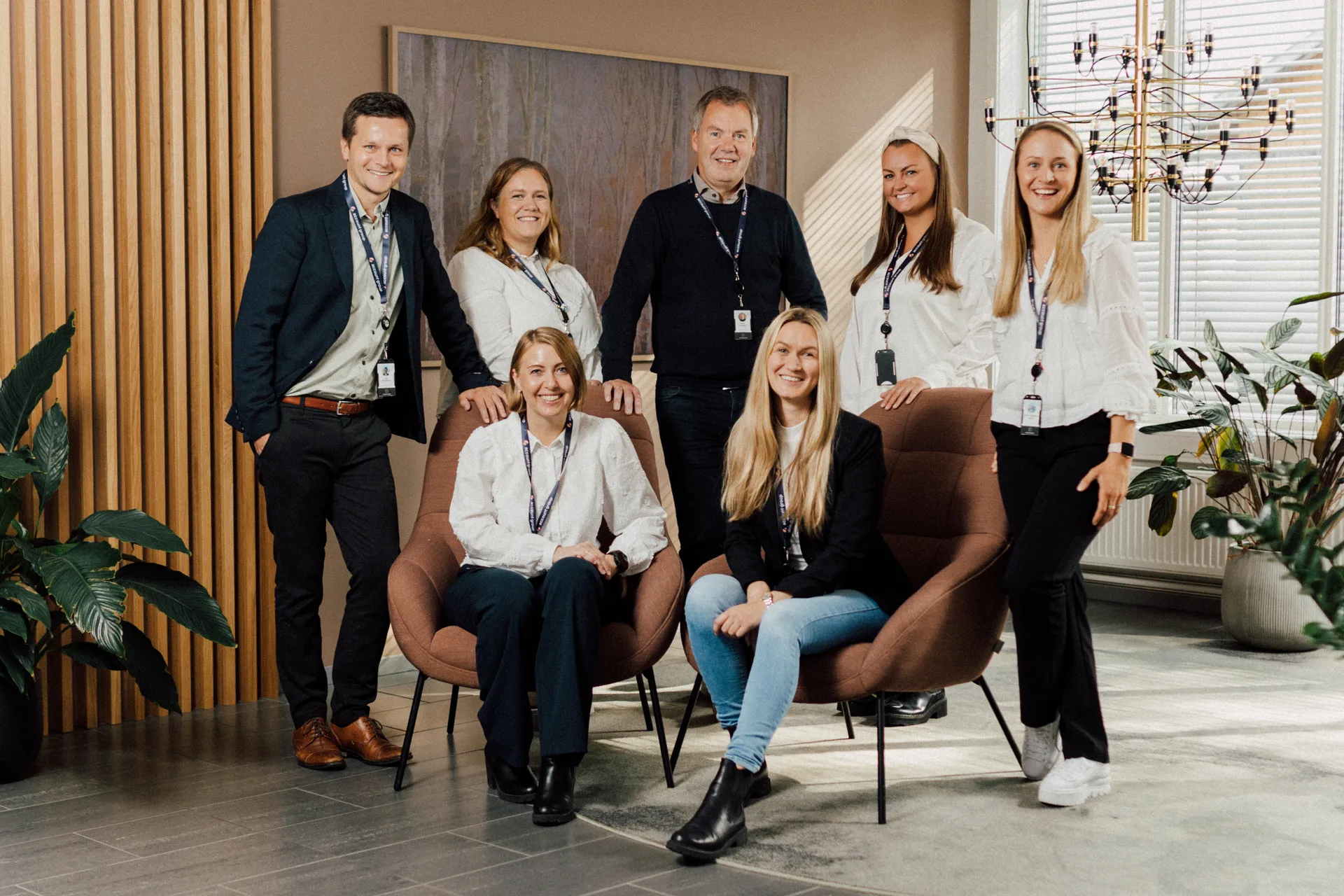 Kollegaer samlet i loungen hos Account Group